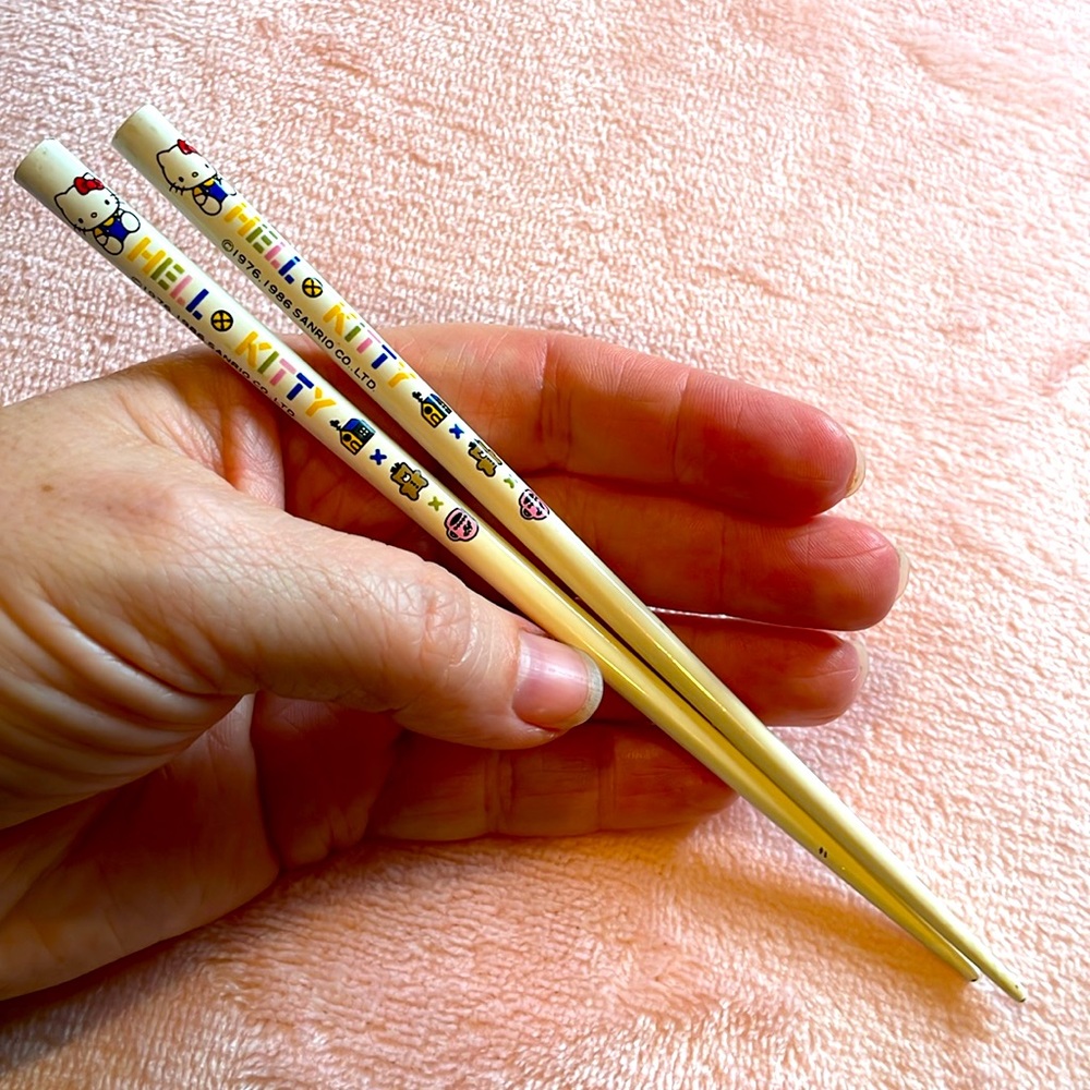 Hello Kitty Hair Sticks 😻🥢 - Picture 3 of 6